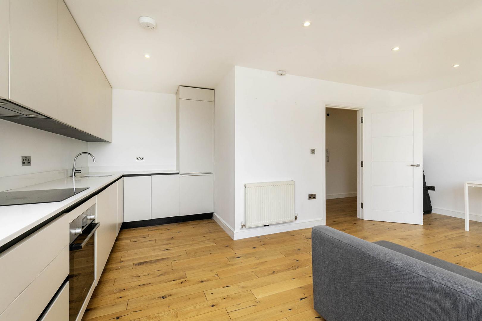 			3 Bedroom, 3 bath, 1 reception Apartment			 Dignam Close , Cricklewood